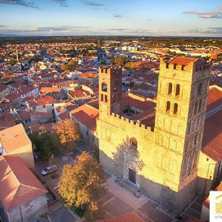 エルヌ Maison Au Pied De La Cathedraleヴィラ エクステリア 写真